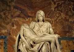 Escultura Pietà, de Michelangelo